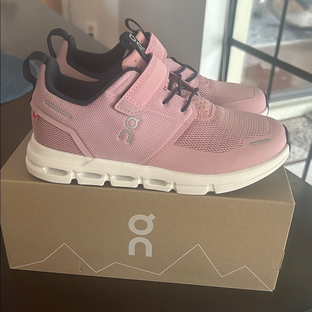 On Running Kids Sneakers in Pink and Black